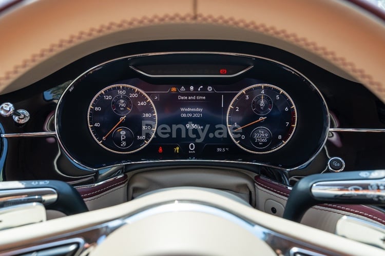 Weiß Bentley Flying Spur zur Miete in Dubai 2