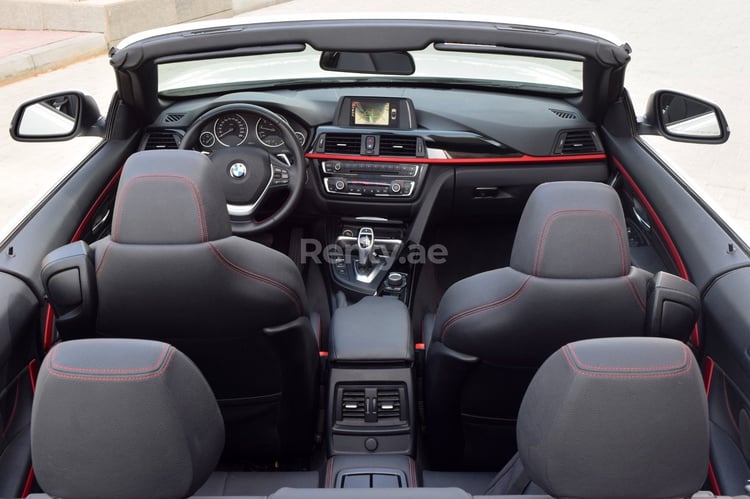 Bianca BMW 420i Cabrio in affitto a Dubai 4