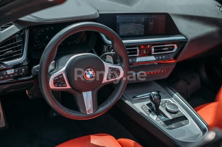 أبيض BMW Z4 cabrio للإيجار في أبو ظبي 3