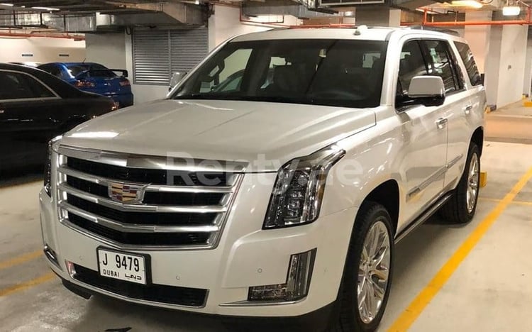 Blanc Cadillac Escalade en location à Abu-Dhabi