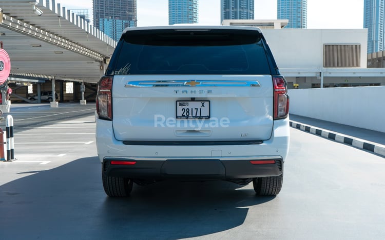 Blanco Chevrolet Tahoe en alquiler en Dubai 2