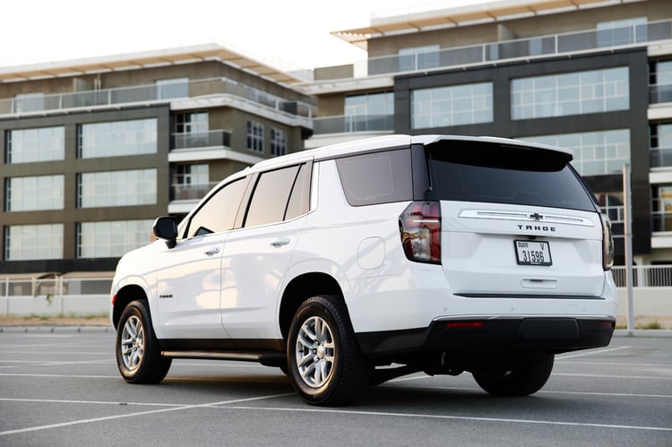 White Chevrolet Tahoe for rent in Abu-Dhabi 9