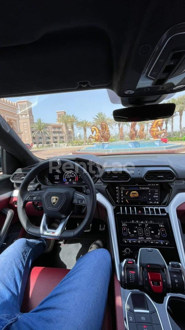 Blanc Lamborghini Urus Novitec en location à Abu-Dhabi 2