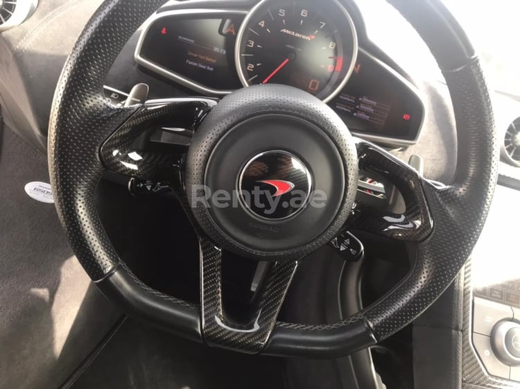 White McLaren 650S Spider for rent in Dubai 9