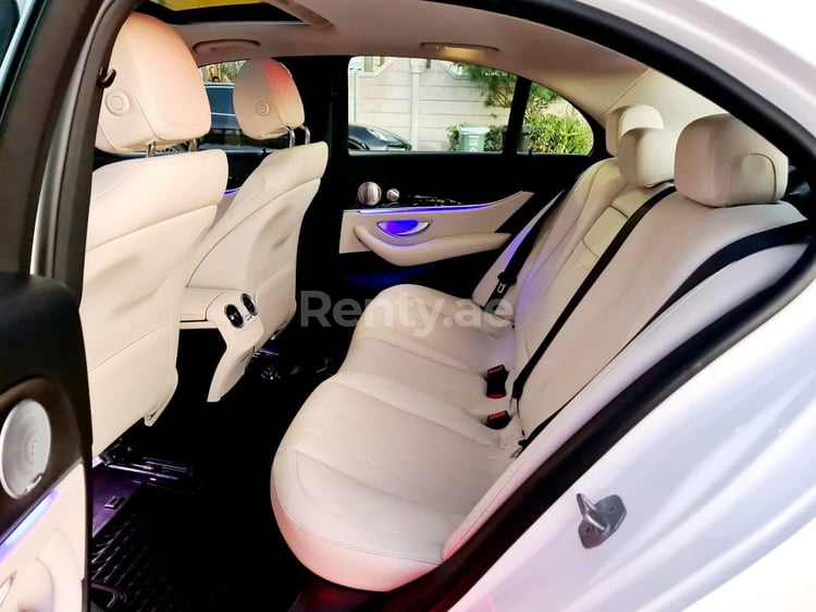 White Mercedes E Class for rent in Abu-Dhabi 3