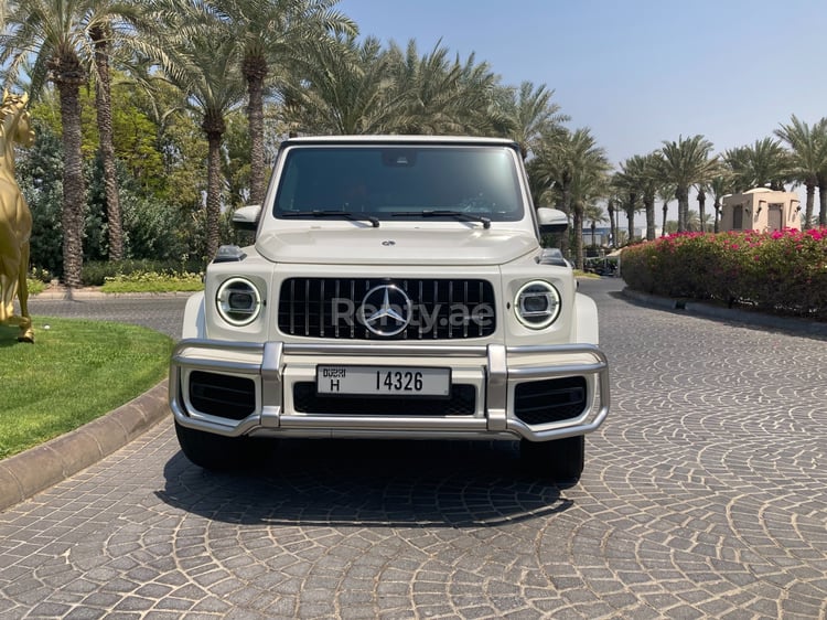 White Mercedes G63 AMG for rent in Abu-Dhabi 2