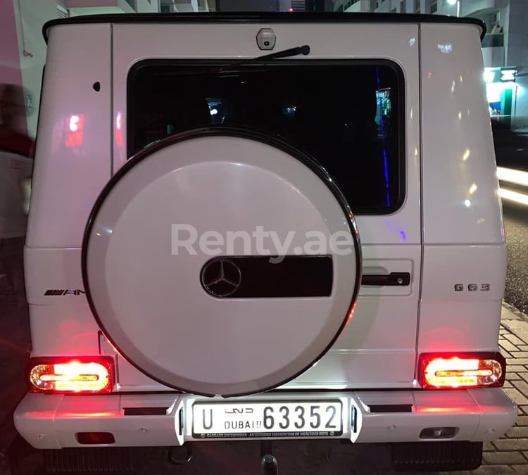 Weiß Mercedes G class G63 zur Miete in Sharjah 2