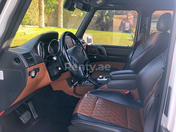 Weiß Mercedes G 63 edition zur Miete in Sharjah 2