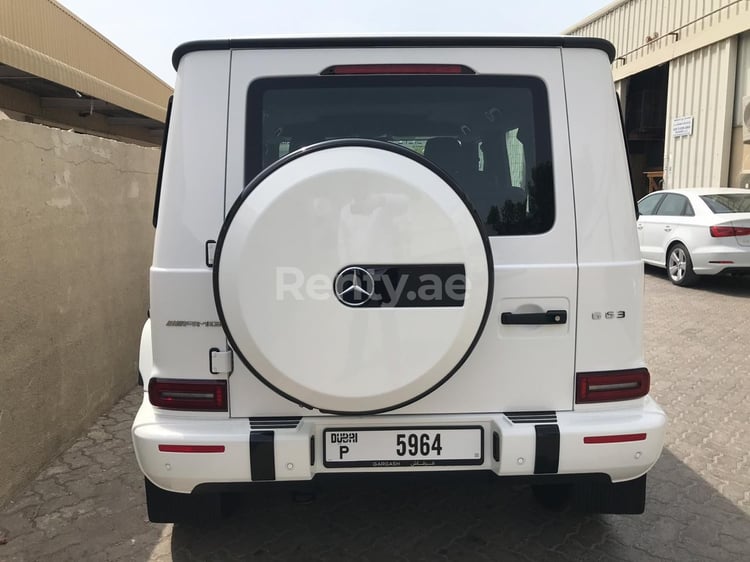 Weiß Mercedes G63 AMG zur Miete in Abu-Dhabi 6