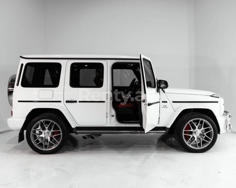 أبيض Mercedes G class للإيجار في أبو ظبي 2