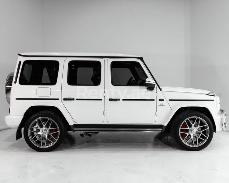 在迪拜租赁白色 Mercedes G class 3