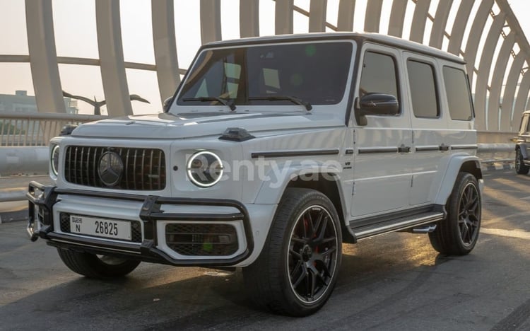 Blanc Mercedes G63 AMG en location à Abu-Dhabi