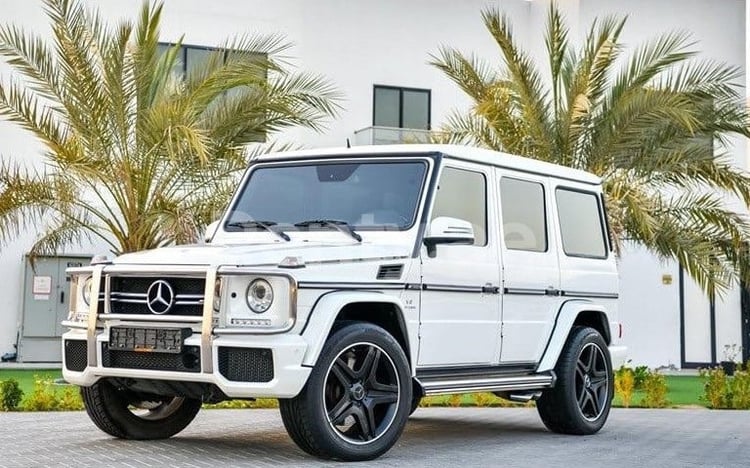 Weiß Mercedes G63 AMG zur Miete in Dubai