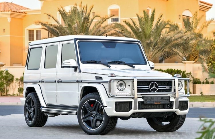 Blanco Mercedes G63 AMG en alquiler en Dubai 2