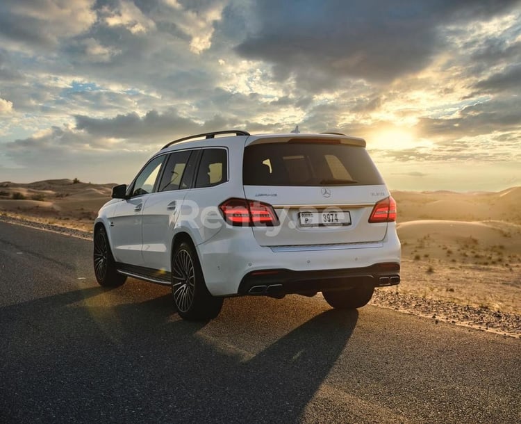 أبيض Mercedes GLE للإيجار في أبو ظبي 4