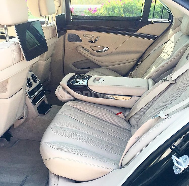 White Mercedes S Class for rent in Abu-Dhabi 2