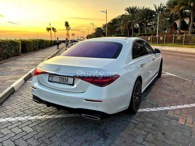 White Mercedes S500 Class for rent in Dubai 1