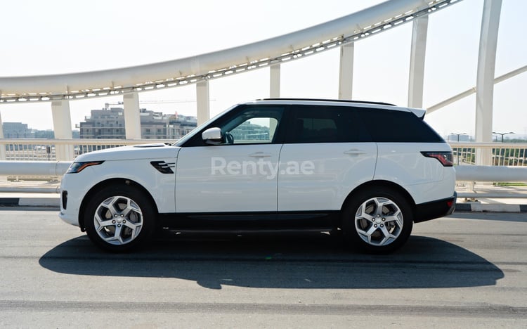 أبيض Range Rover Sport للإيجار في الشارقة 6