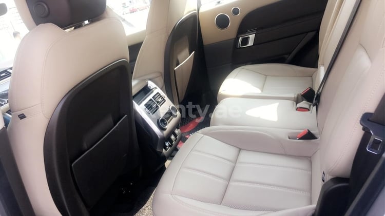 White Range Rover Sport for rent in Abu-Dhabi 5