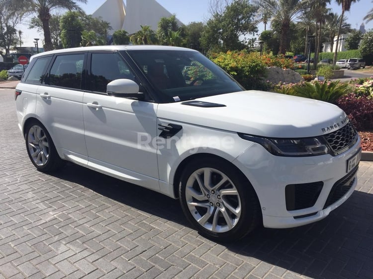 Blanco Range Rover Sport Dynamic en alquiler en Dubai 1