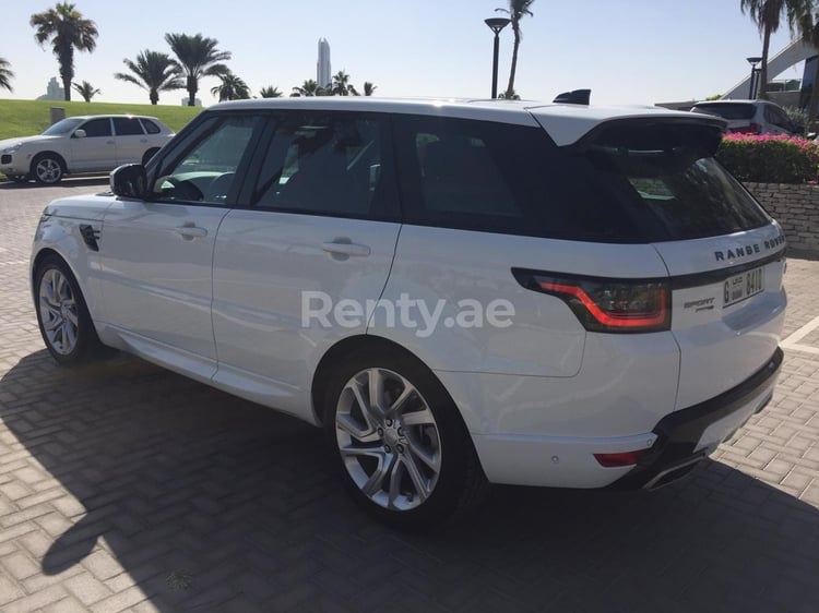 أبيض Range Rover Sport Dynamic للإيجار في دبي 2