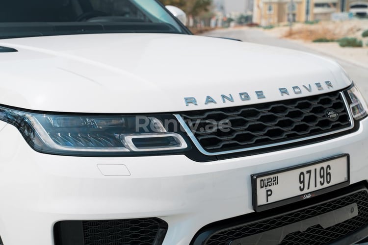 Blanco Range Rover Sport en alquiler en Dubai 4