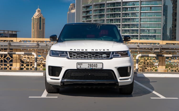 Blanc Range Rover Sport V8 en location à Abu-Dhabi 0