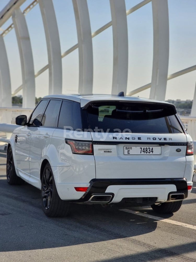 أبيض Range Rover Sport للإيجار في أبو ظبي 1