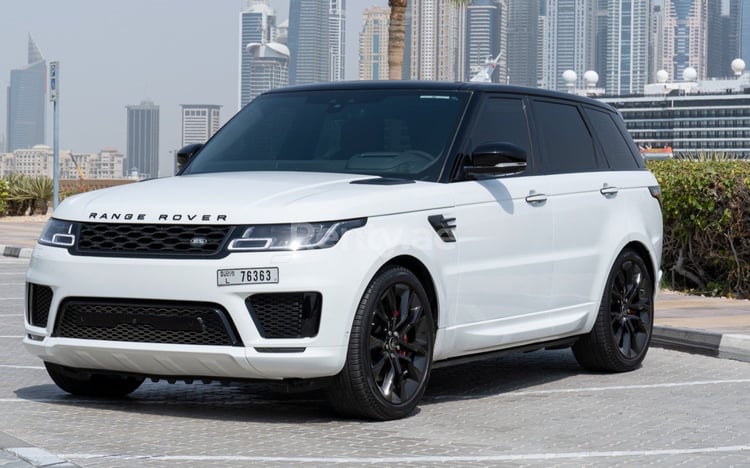 Blanco Range Rover Sport en alquiler en Sharjah