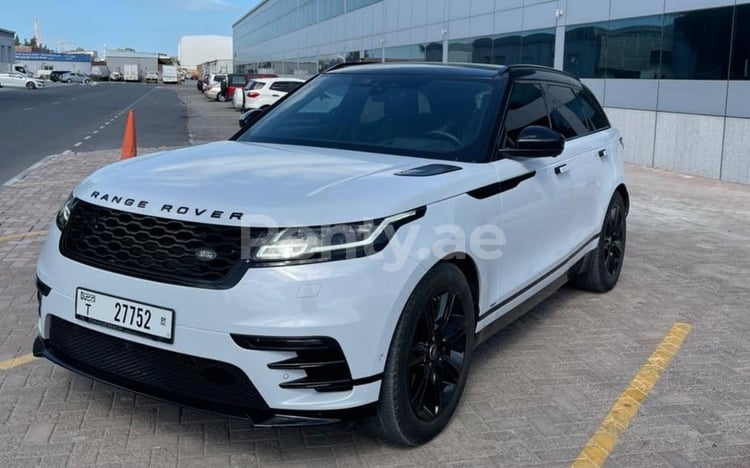 Weiß Range Rover Velar zur Miete in Abu-Dhabi