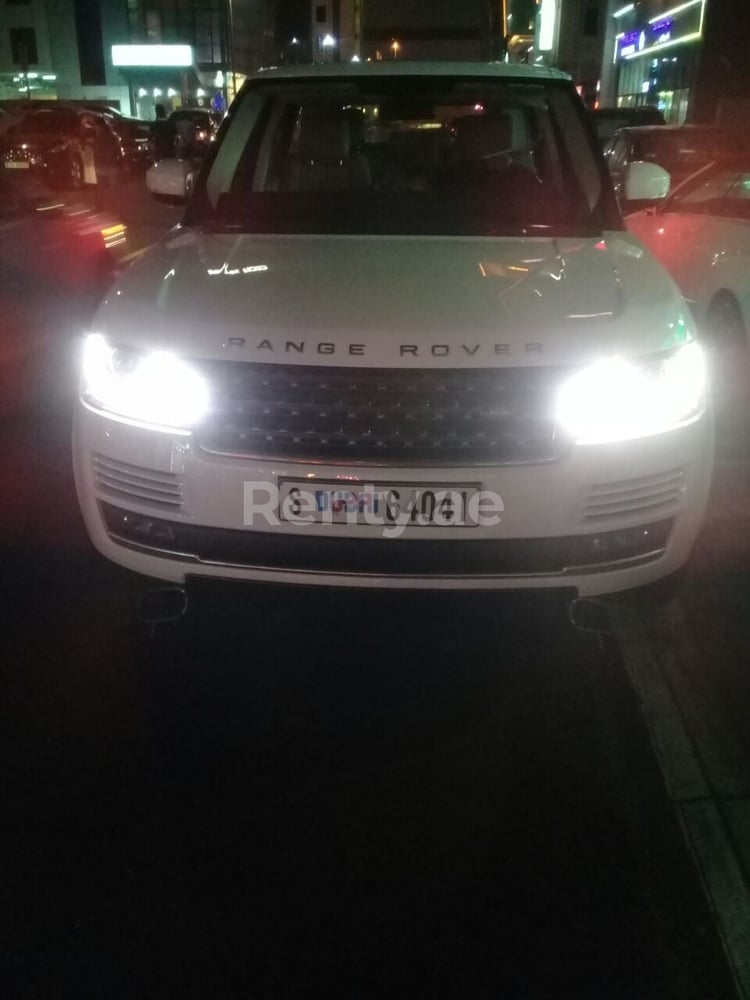 White Range Rover Vogue for rent in Dubai 0