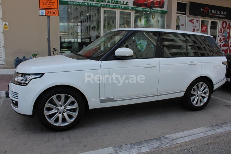 White Range Rover Vogue for rent in Abu-Dhabi 5