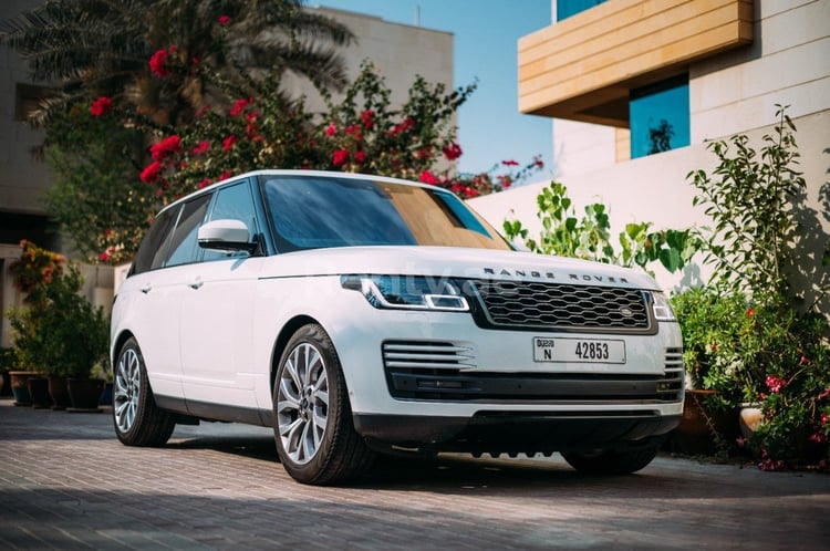 White Range Rover Vogue for rent in Dubai 5