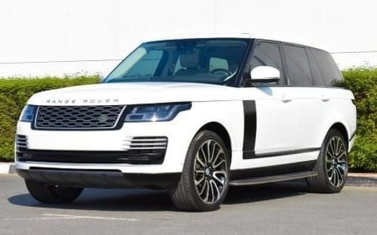 White Range Rover Vogue for rent in Dubai