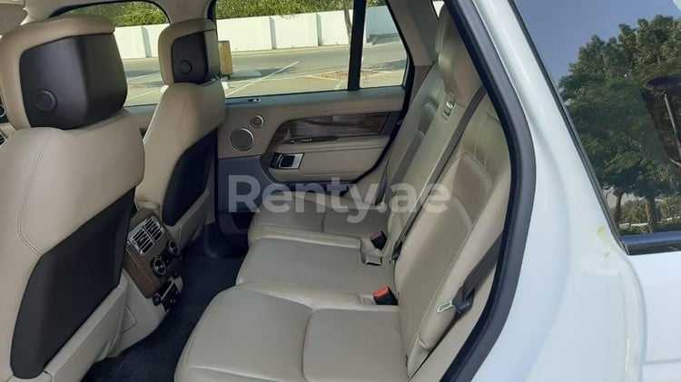 White Range Rover Vogue for rent in Dubai 3