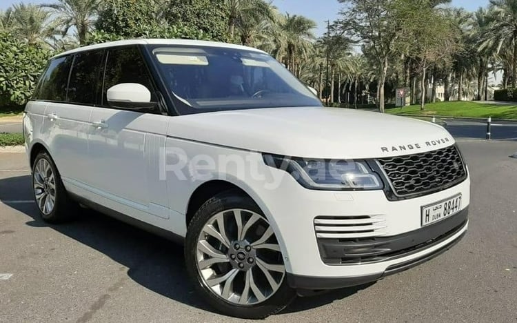 White Range Rover Vogue for rent in Abu-Dhabi