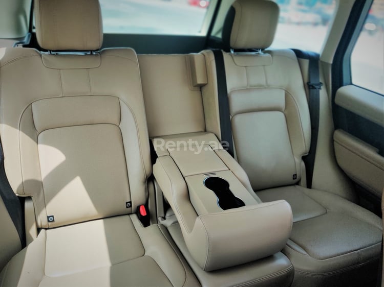 White Range Rover Vogue Full Option for rent in Dubai 0