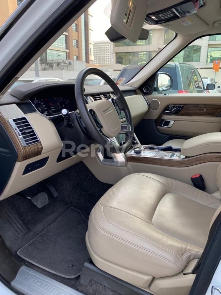 White Range Rover Vogue for rent in Dubai 2