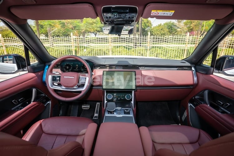 أبيض ZZZ Range Rover Vogue للإيجار في دبي 2