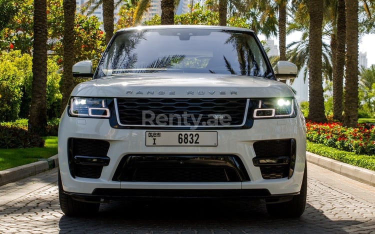 أبيض Range Rover Vogue للإيجار في أبو ظبي