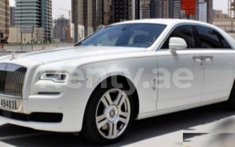 White Rolls Royce Ghost for rent in Dubai