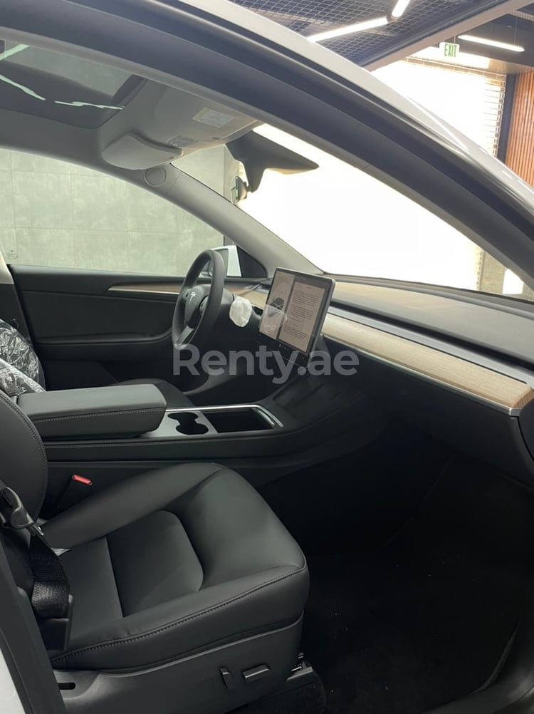 White Tesla Model Y Long Range for rent in Abu-Dhabi 2