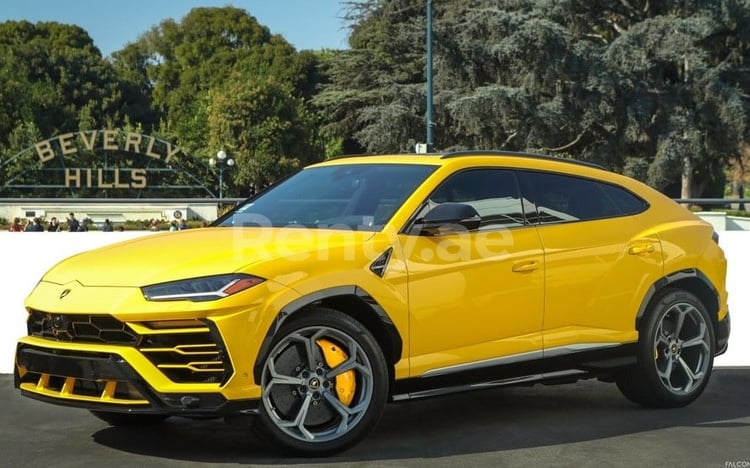 Gelb Lamborghini Urus zur Miete in Dubai