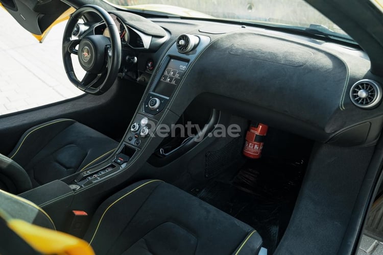 Yellow McLaren 650S for rent in Abu-Dhabi 3