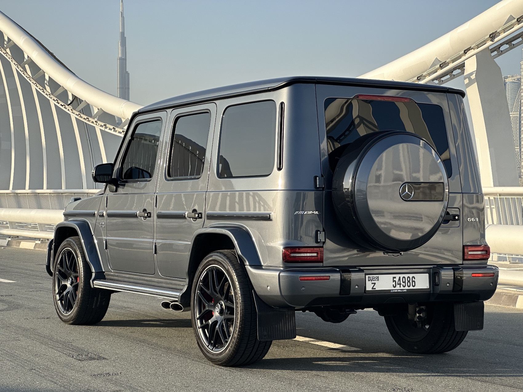 Gris Oscuro Mercedes G class en alquiler en Abu-Dhabi 2