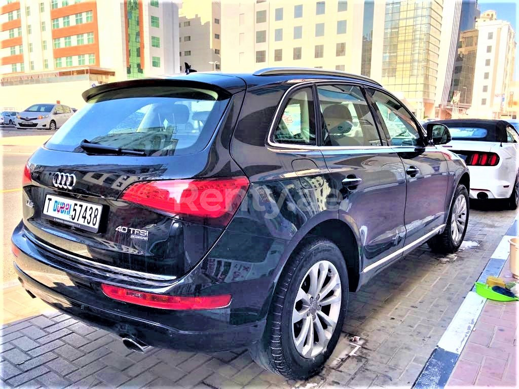 Black Audi Q5 for rent in Dubai 0