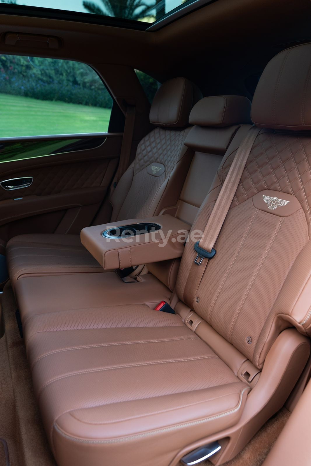 Black Bentley Bentayga for rent in Abu-Dhabi 4