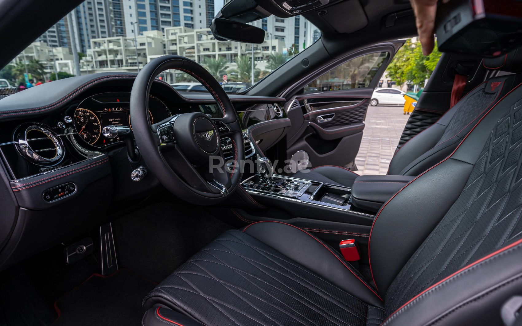 Nero Bentley Flying Spur in affitto a Dubai 2