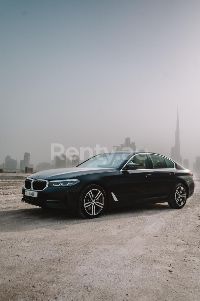 Black BMW 5 Series for rent in Abu-Dhabi 0