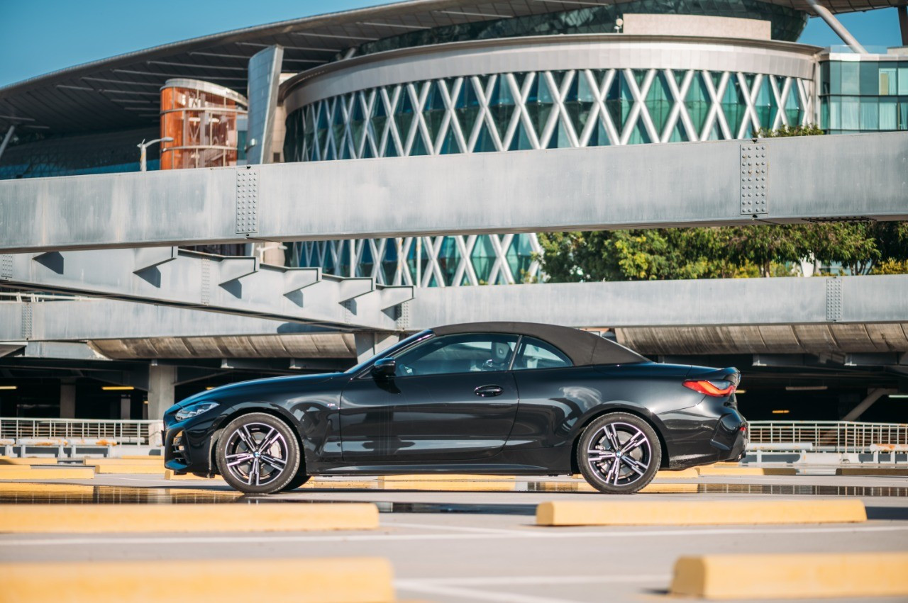 أسود BMW 430i cabrio للإيجار في الشارقة 1